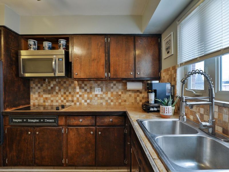 404 Old Village Road, Columbus, OH 43228 Photo 13