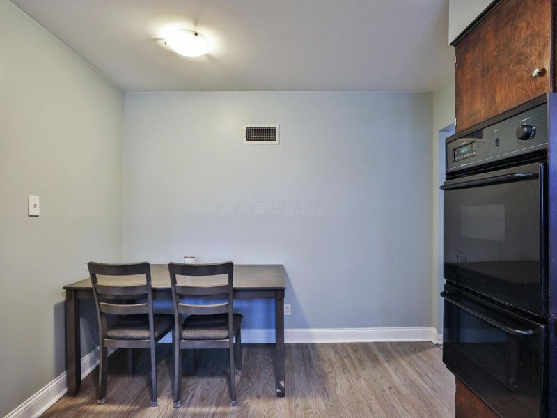 404 Old Village Road, Columbus, OH 43228 Photo 14