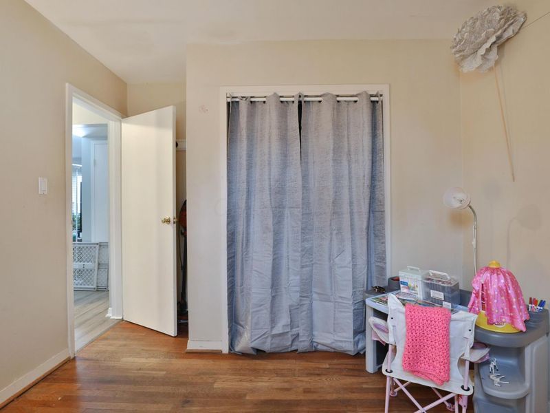 404 Old Village Road, Columbus, OH 43228 Photo 18