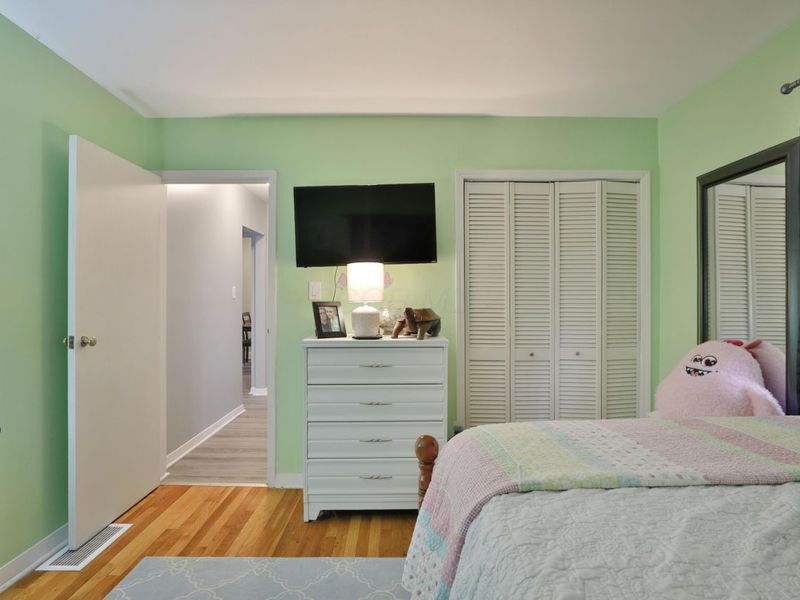 404 Old Village Road, Columbus, OH 43228 Photo 21