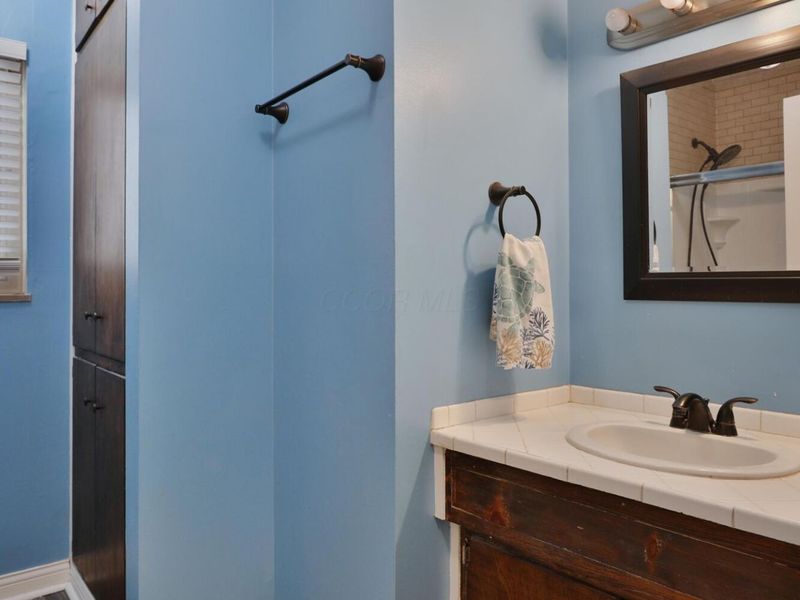 404 Old Village Road, Columbus, OH 43228 Photo 22