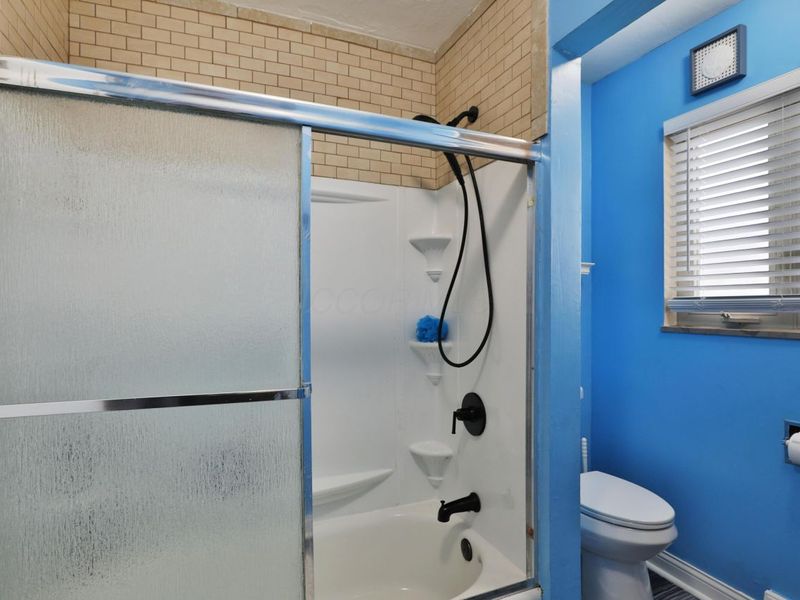 404 Old Village Road, Columbus, OH 43228 Photo 23