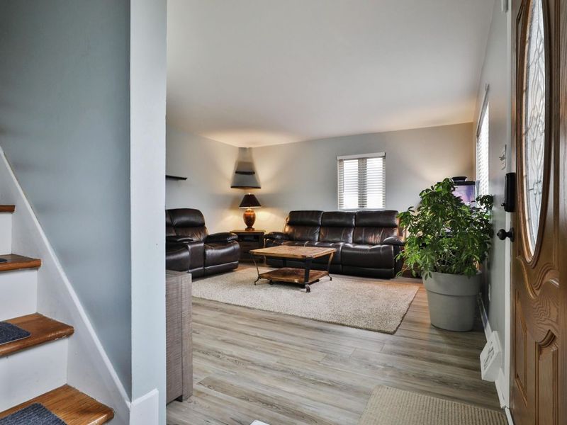 404 Old Village Road, Columbus, OH 43228 Photo 24