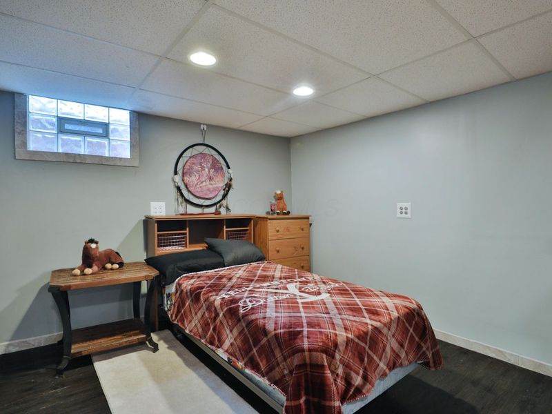 404 Old Village Road, Columbus, OH 43228 Photo 33