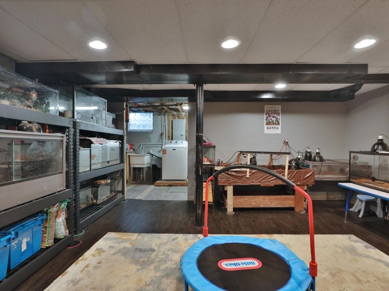 404 Old Village Road, Columbus, OH 43228 Photo 35