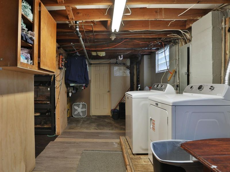 404 Old Village Road, Columbus, OH 43228 Photo 37