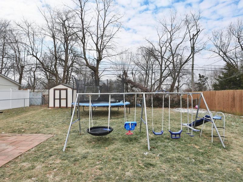 404 Old Village Road, Columbus, OH 43228 Photo 39