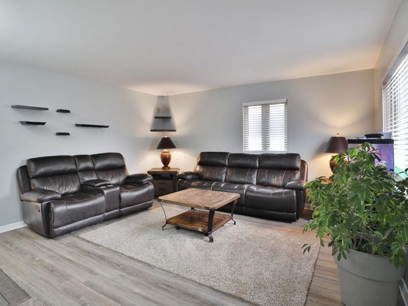 404 Old Village Road, Columbus, OH 43228 Photo 5