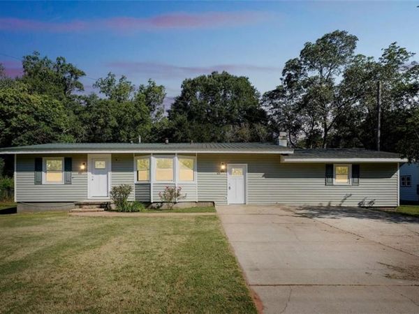 309 Lagrange Street, Grantville, GA 30220