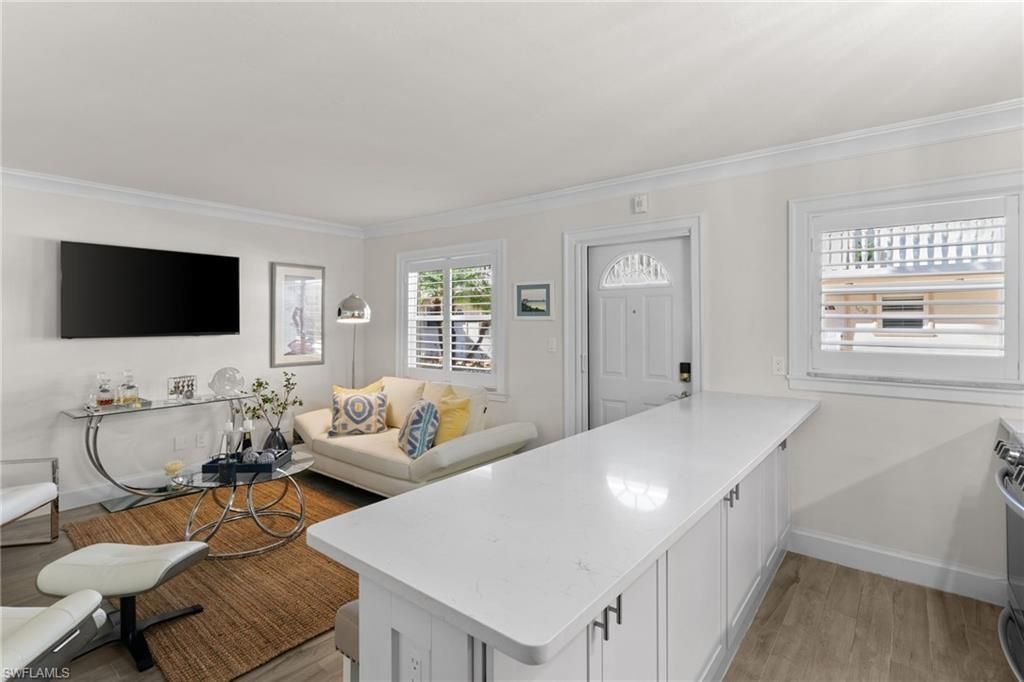 980 7th Ave S, Unit 102, Naples, FL 34102 Photo