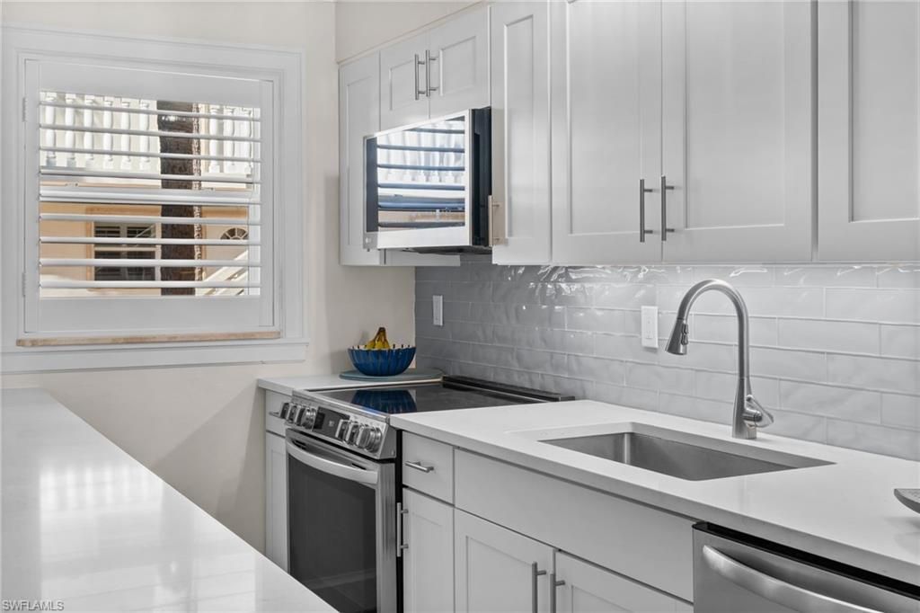 980 7th Ave S, Unit 102, Naples, FL 34102 Photo