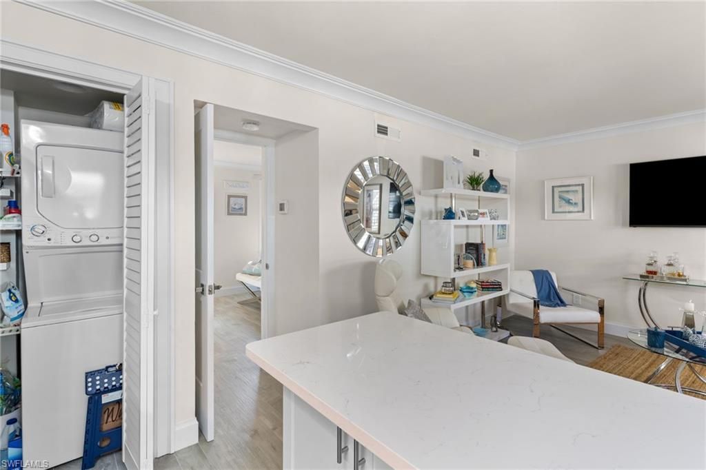 980 7th Ave S, Unit 102, Naples, FL 34102 Photo