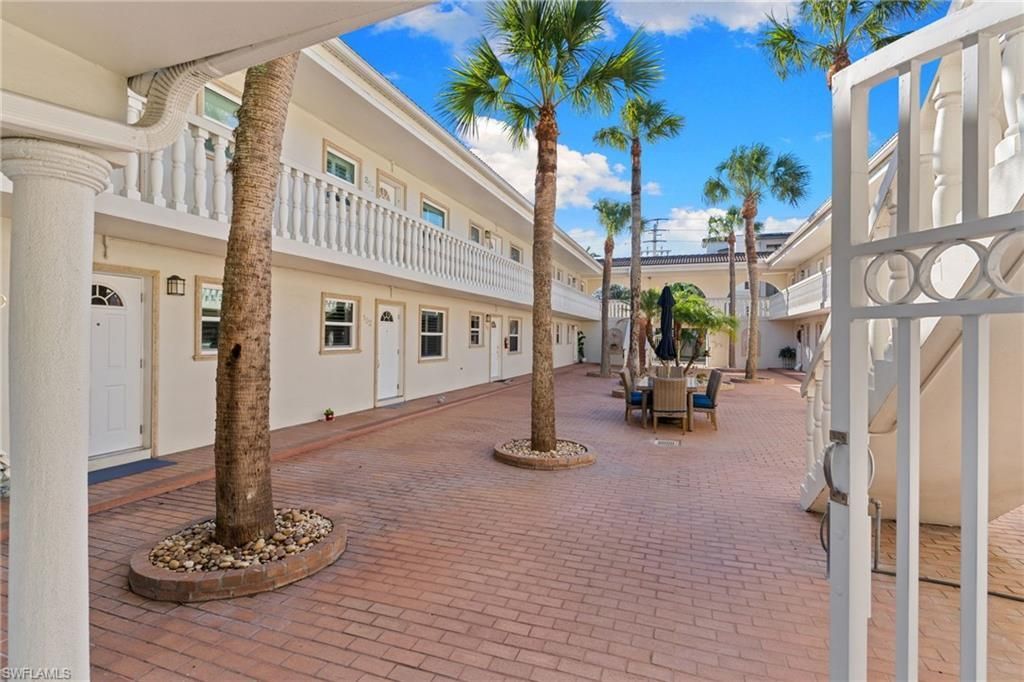 980 7th Ave S, Unit 102, Naples, FL 34102 Photo