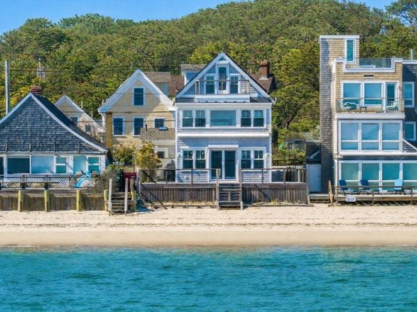 613 Commercial St, Provincetown, MA 02657
