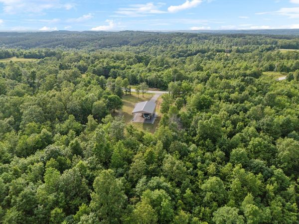 1635 Bear Hollow Dr, Waverly, TN 37185