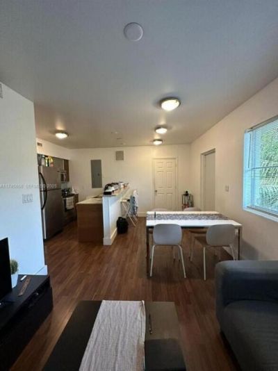 7025 Rue Granville, Miami Beach, FL 33141 Photo