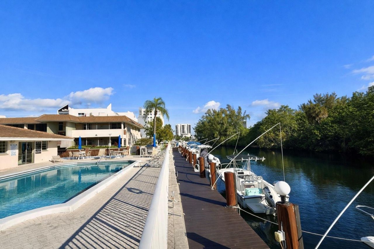 2800 NE 14th St Causeway, Unit 110, Pompano Beach, FL 33062 Photo