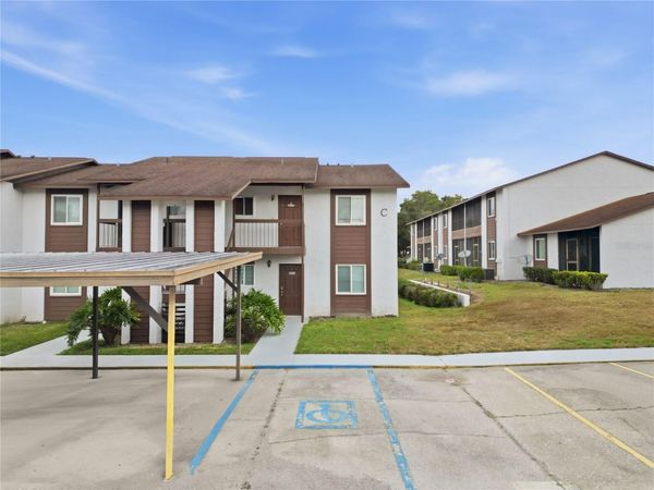 39132 COUNTY ROAD 54, Unit 2076, ZEPHYRHILLS, FL 33542
