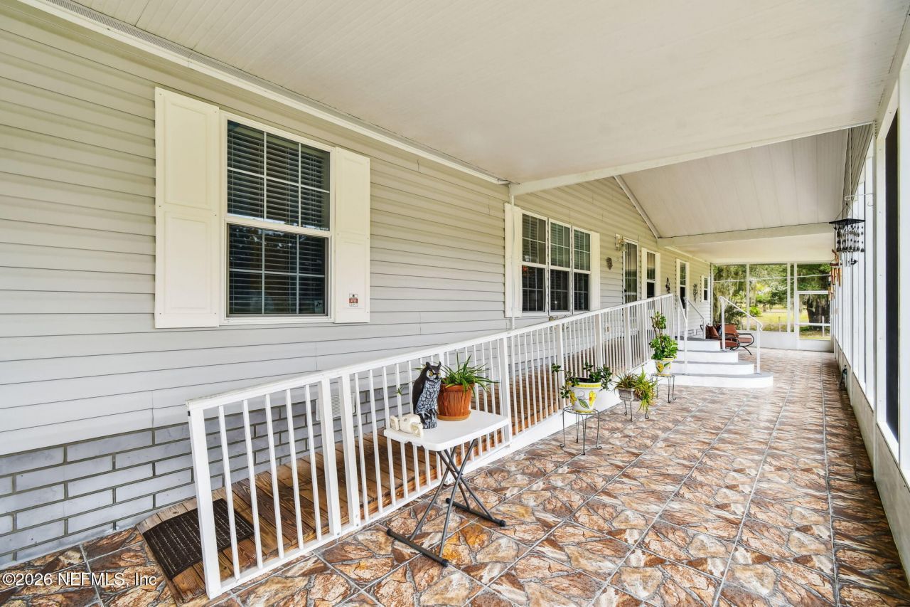 135 Lake Como Drive, Pomona Park, FL 32181 Photo