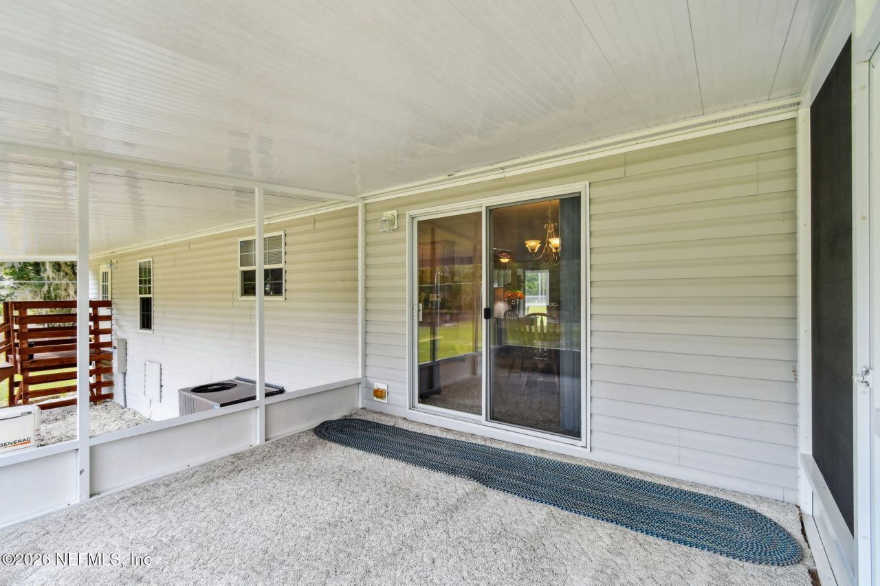 135 Lake Como Drive, Pomona Park, FL 32181 Photo