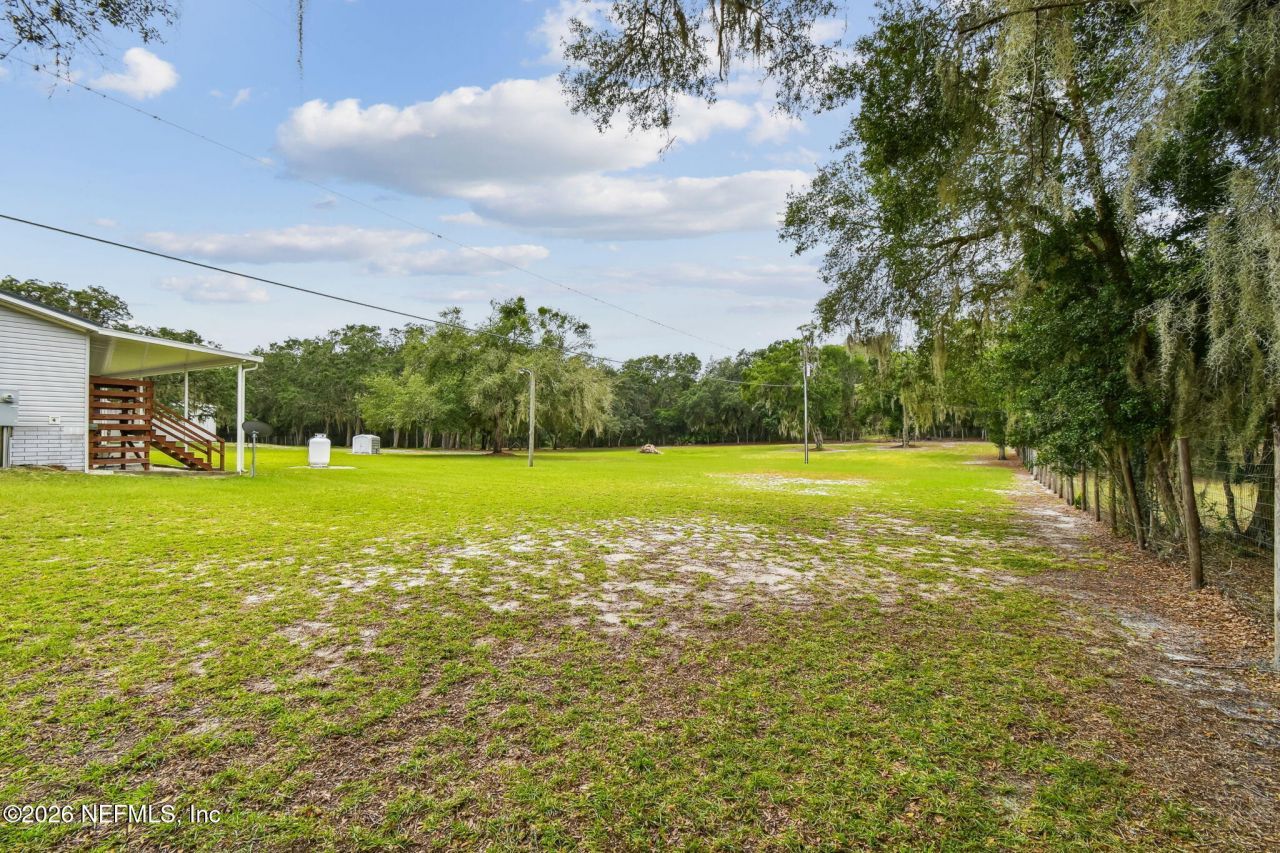 135 Lake Como Drive, Pomona Park, FL 32181 Photo