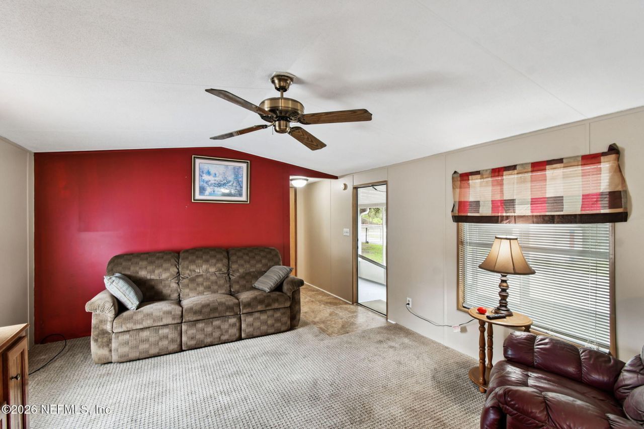 135 Lake Como Drive, Pomona Park, FL 32181 Photo