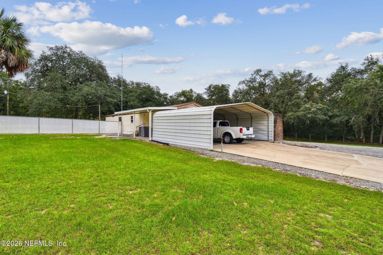 135 Lake Como Drive, Pomona Park, FL 32181 Photo