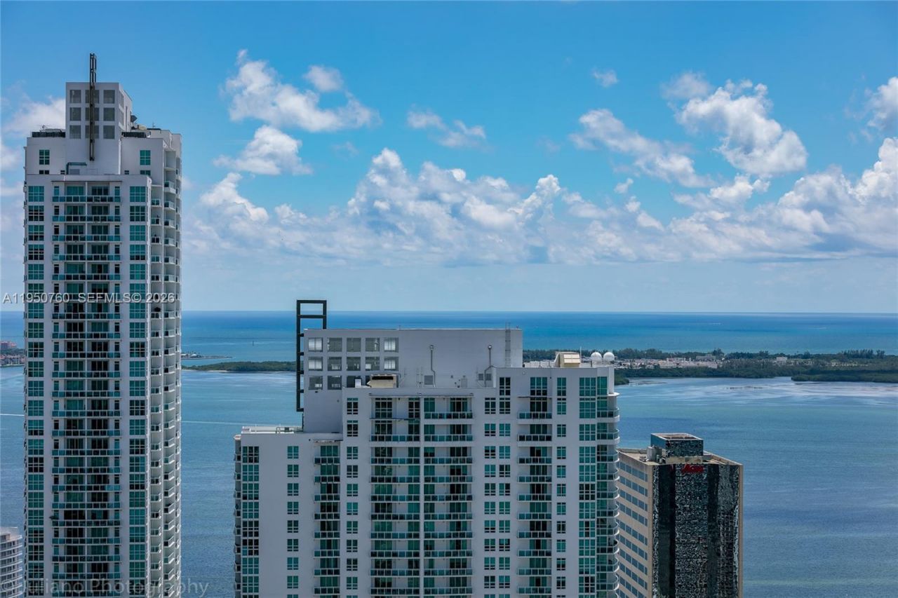 55 SW 9th St, Unit PH4603, Miami, FL 33130 Photo