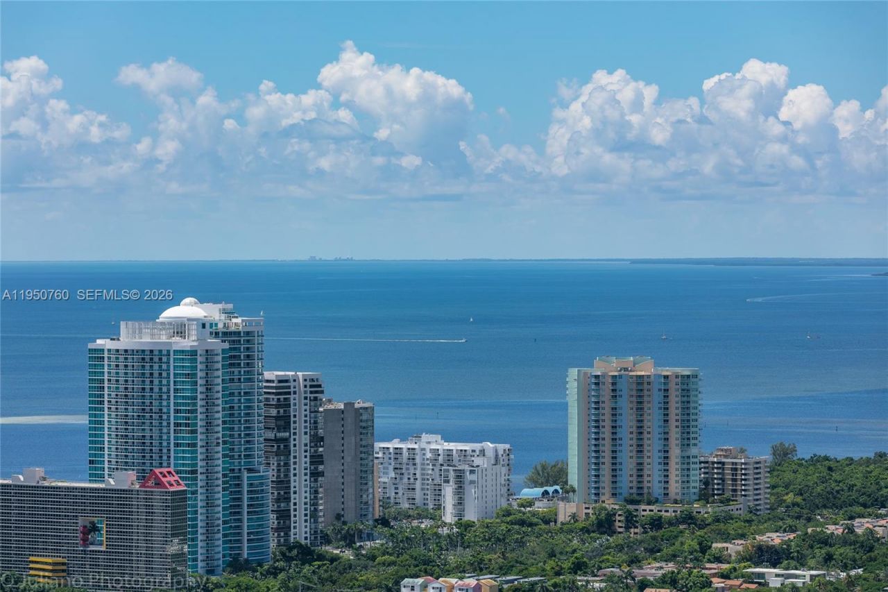 55 SW 9th St, Unit PH4603, Miami, FL 33130 Photo