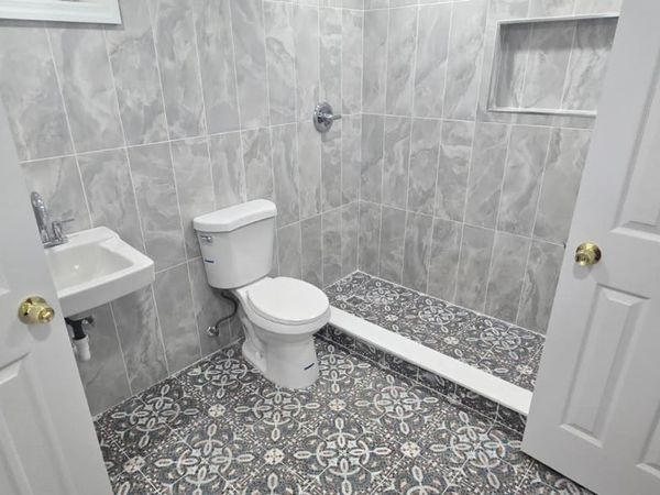 51 Peconic Street , Selden, NY 11784