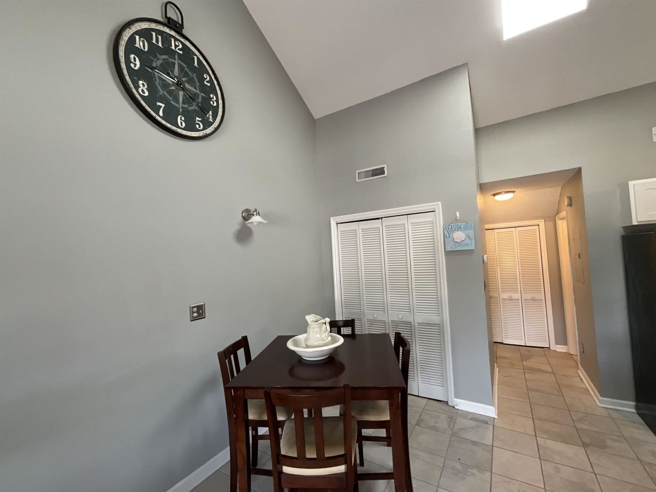 1880 Colony Dr. Photo 6