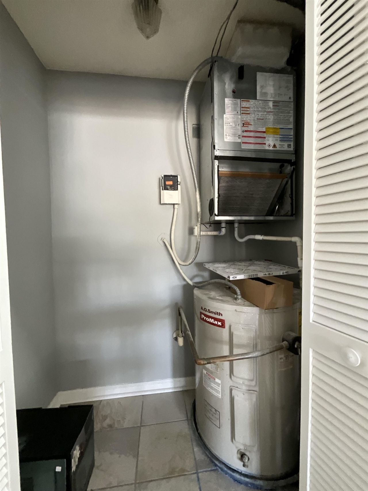 1880 Colony Dr. Photo 8