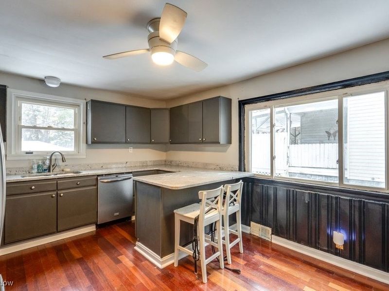 87 Hawthorne Avenue, Akron, OH 44303 Photo 10