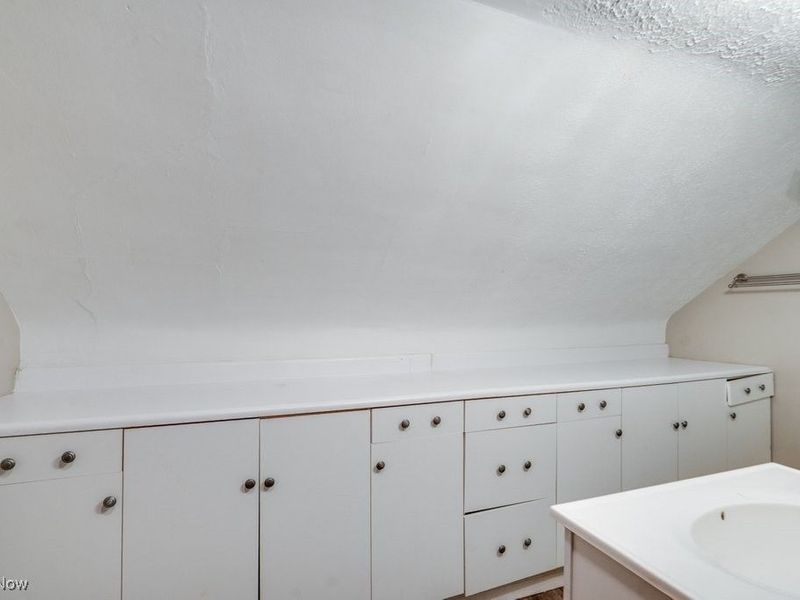 87 Hawthorne Avenue, Akron, OH 44303 Photo 29