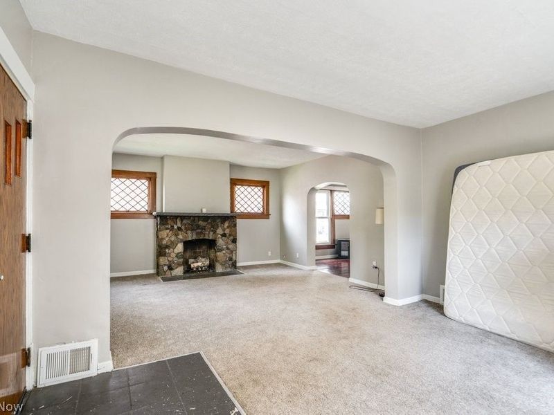 87 Hawthorne Avenue, Akron, OH 44303 Photo 9