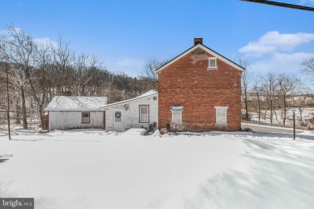 84 KENNEDY VALLEY ROAD, LANDISBURG, PA 17040
