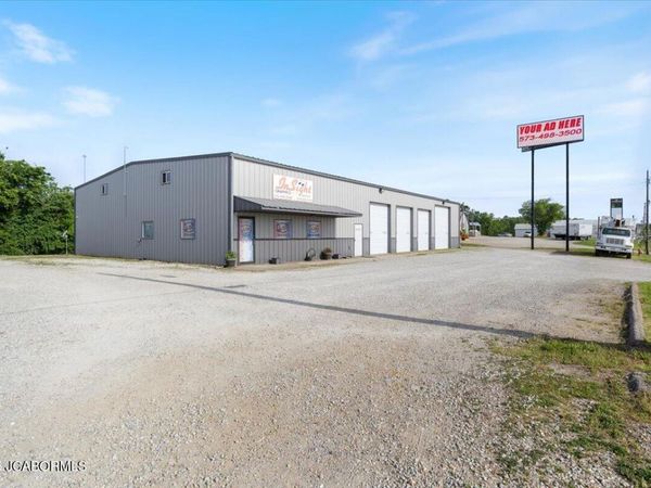 9412 PLEASANT HILL ROAD, Jefferson City, MO 65109