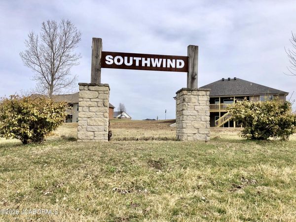 61 KIRK DRIVE, Holts Summit, MO 65043