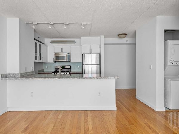 555 W 23rd Street , Unit N5E, Manhattan, NY 10011