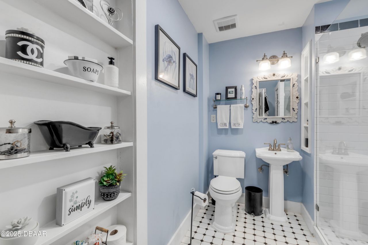 405 Magnolia Street, New Smyrna Beach, FL 32168 Photo