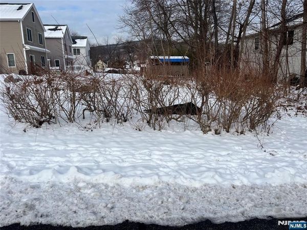 Avenue B, MAHWAH, NJ 07430