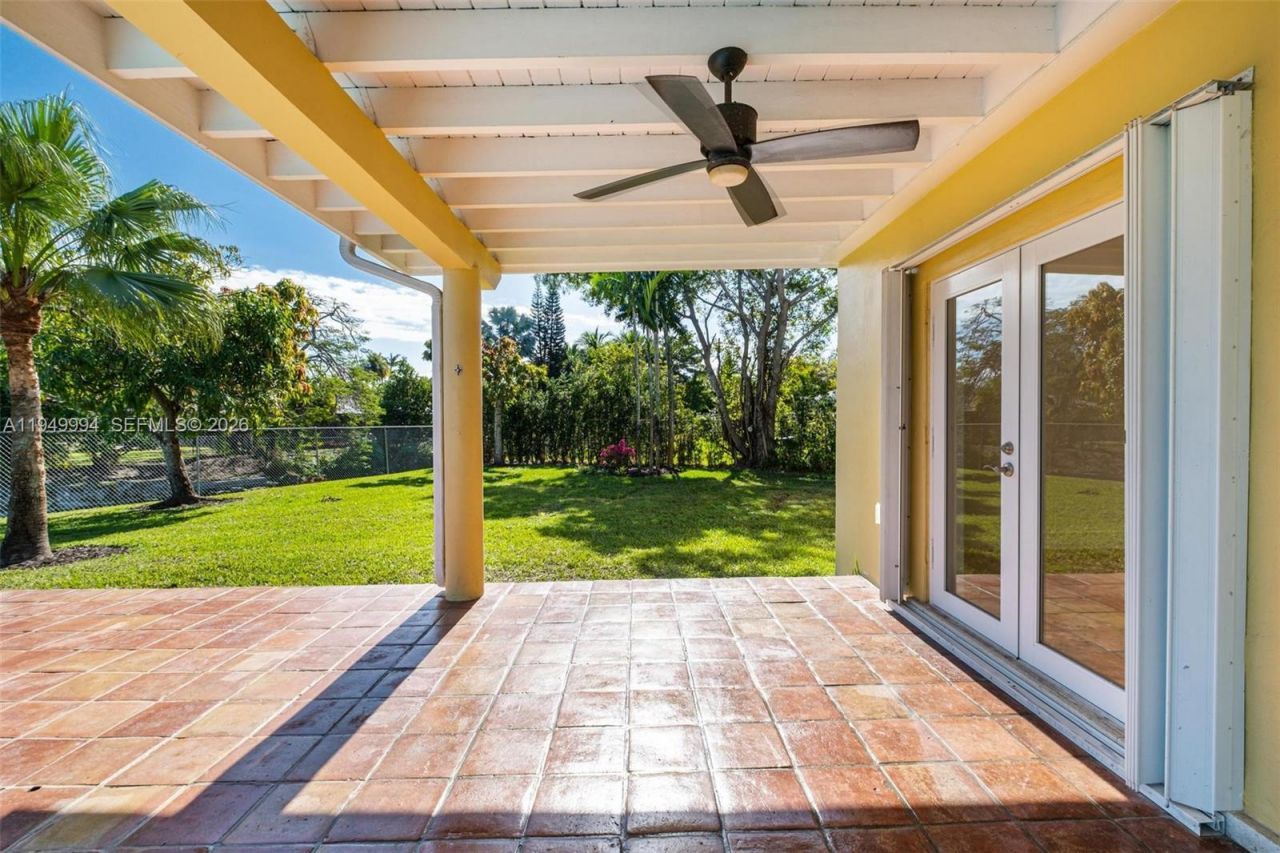 11401 SW 72nd Pl, Pinecrest, FL 33156 Photo