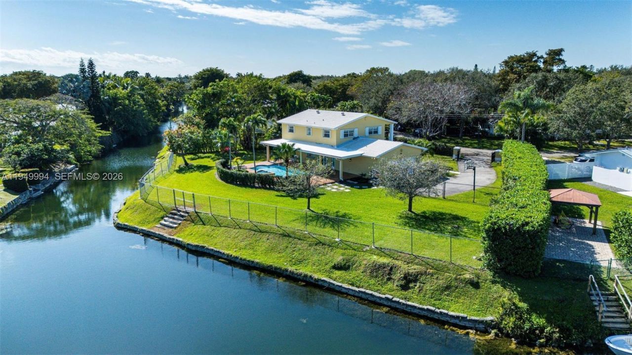 11401 SW 72nd Pl, Pinecrest, FL 33156 Photo