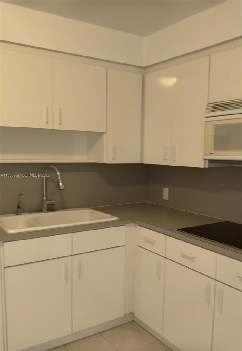 1450 Brickell Bay Dr , Unit 1604, Miami, FL 33131 Photo