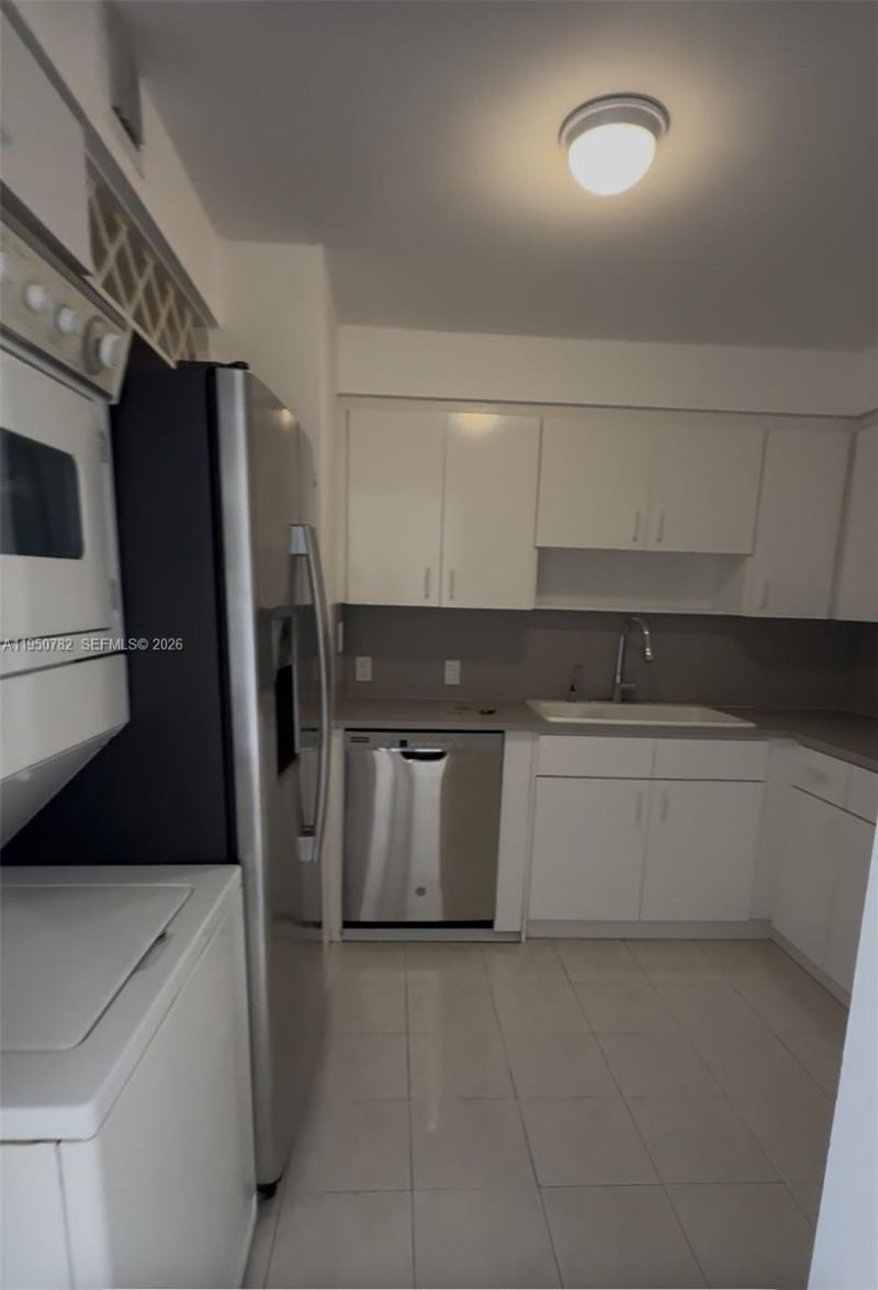 1450 Brickell Bay Dr , Unit 1604, Miami, FL 33131 Photo