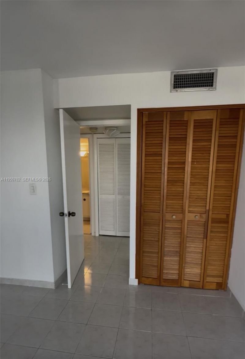 1450 Brickell Bay Dr , Unit 1604, Miami, FL 33131 Photo