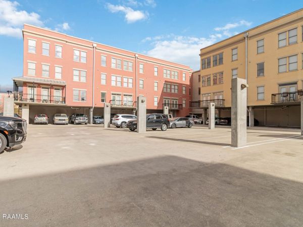 201 Settlers Trace Boulevard, Unit Apt 2405, Lafayette, LA 70508