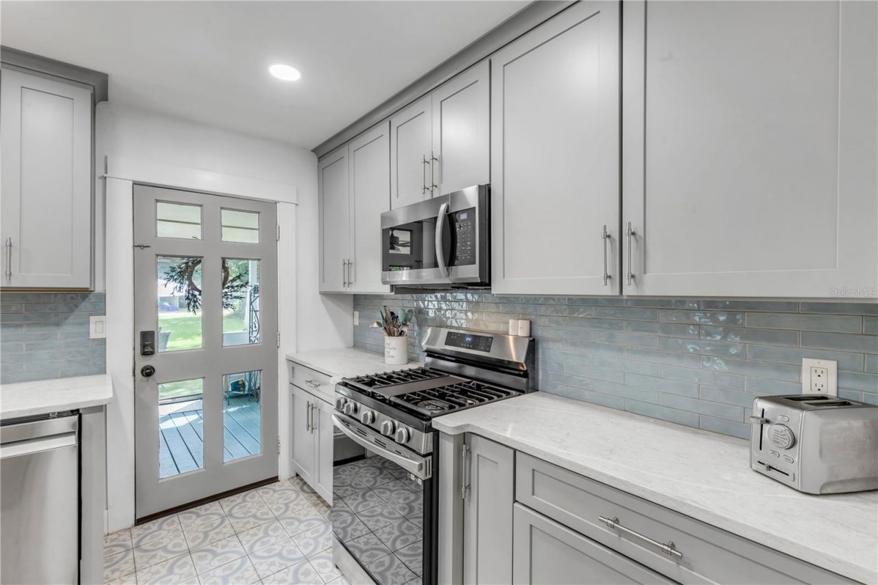 405 Magnolia Street, New Smyrna Beach, FL 32168 Photo