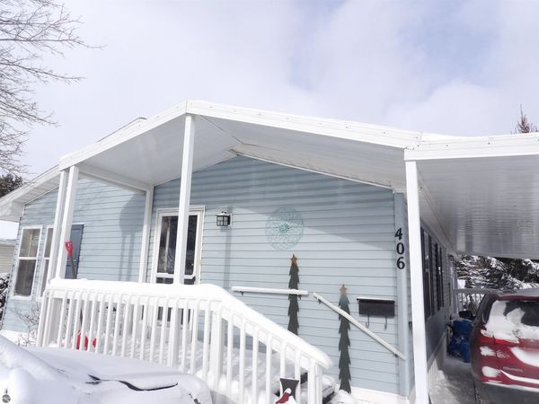 406 Fairway Drive, Cadillac, MI 49601