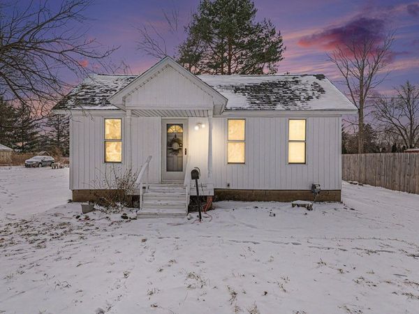 200 Nebobish Avenue, Essexville, MI 48732